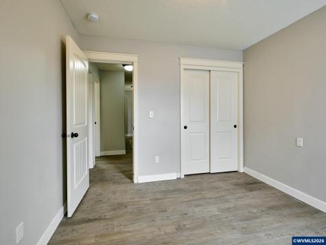 1025 SE Millright Avenue Mcminnville OR 97128