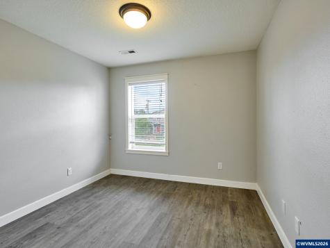 1025 SE Millright Avenue Mcminnville OR 97128