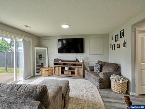 1025 SE Millright Avenue Mcminnville OR 97128