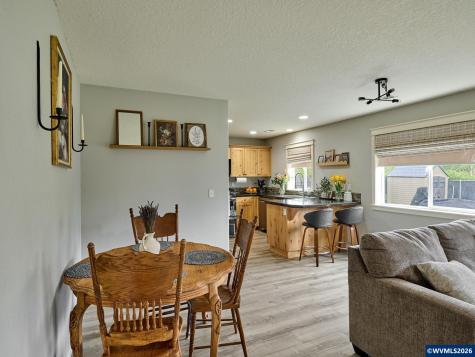1025 SE Millright Avenue Mcminnville OR 97128