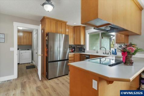 1955 Kent Avenue Stayton OR 97383