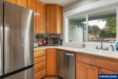 1955 Kent Avenue Stayton OR 97383