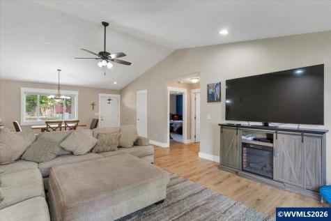 1955 Kent Avenue Stayton OR 97383