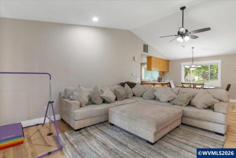 1955 Kent Avenue Stayton OR 97383