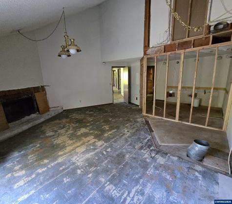 4359 64th Place NE Salem OR 97305