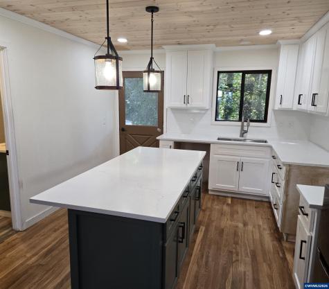 4359 64th Place NE Salem OR 97305