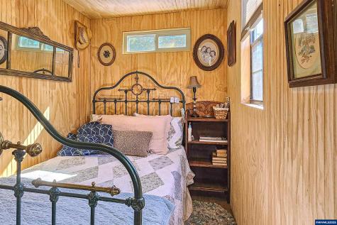 42531 Upper Calapooia Drive Sweet Home OR 97386