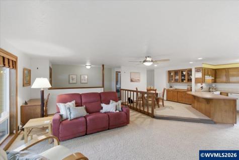 4576 Goldenrod Avenue NE Salem OR 97305