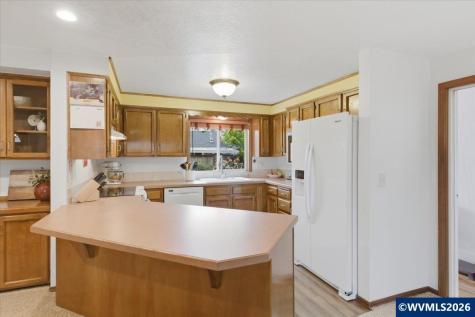 4576 Goldenrod Avenue NE Salem OR 97305