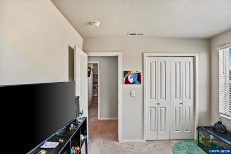 5633 Earth Place NE Salem OR 97305