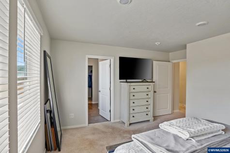 5633 Earth Place NE Salem OR 97305