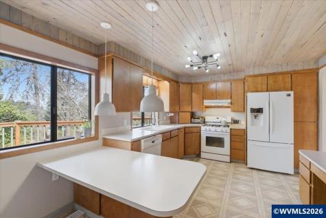 1145 Duffield Heights Avenue SE Salem OR 97302