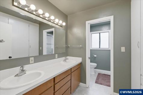 1145 Duffield Heights Avenue SE Salem OR 97302
