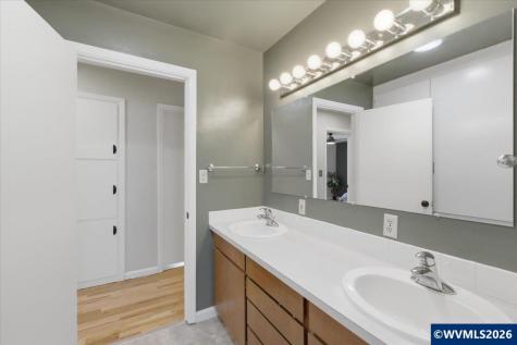 1145 Duffield Heights Avenue SE Salem OR 97302