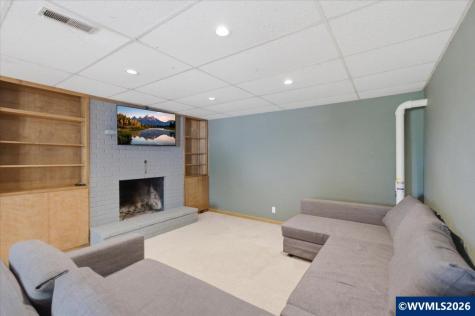 1145 Duffield Heights Avenue SE Salem OR 97302