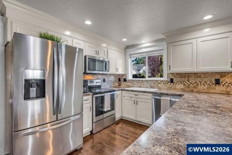 4460 Morfitt Street Hubbard OR 97032-9569
