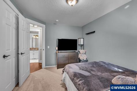4460 Morfitt Street Hubbard OR 97032-9569