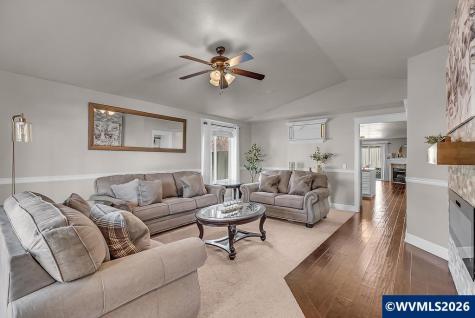 4460 Morfitt Street Hubbard OR 97032-9569