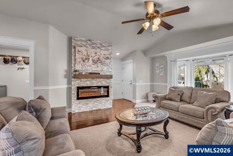4460 Morfitt Street Hubbard OR 97032-9569