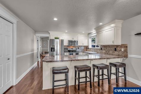 4460 Morfitt Street Hubbard OR 97032-9569