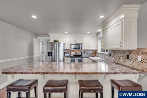 4460 Morfitt Street Hubbard OR 97032-9569