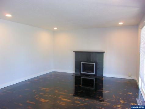 412 SW Fir Street Willamina OR 97396