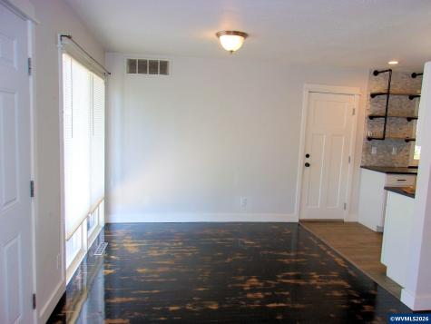 412 SW Fir Street Willamina OR 97396