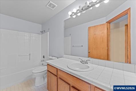 2931 Hollywood Drive NE Salem OR 97305
