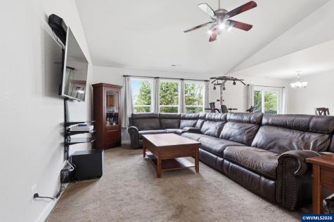 948 Salamander Road SE Jefferson OR 97352