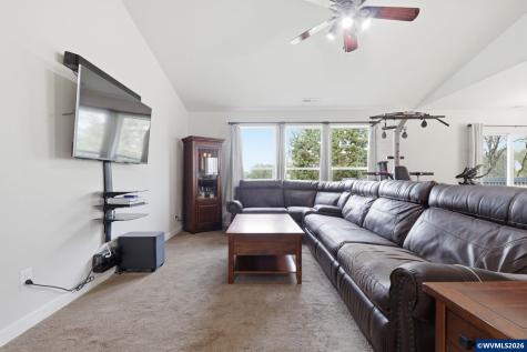 948 Salamander Road SE Jefferson OR 97352