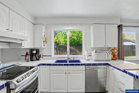 513 E Hollister Street Stayton OR 97383