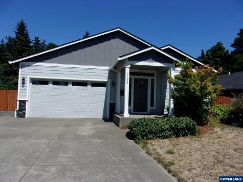 1105 Hardcastle Street Woodburn OR 97071