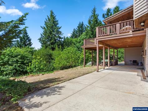 8801 SE Walnut Drive Amity OR 97101