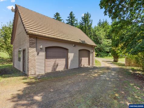 8801 SE Walnut Drive Amity OR 97101