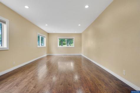 251 Fairview Street Silverton OR 97381