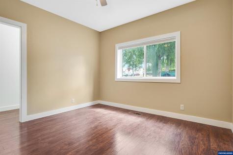 251 Fairview Street Silverton OR 97381