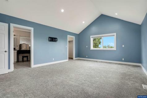 251 Fairview Street Silverton OR 97381