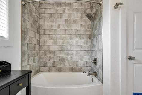 251 Fairview Street Silverton OR 97381