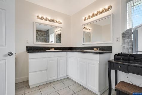251 Fairview Street Silverton OR 97381