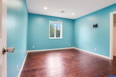 251 Fairview Street Silverton OR 97381