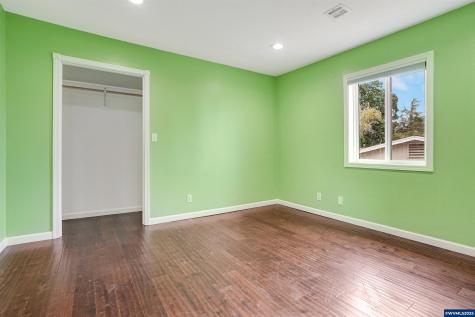 251 Fairview Street Silverton OR 97381