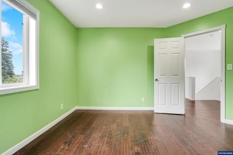 251 Fairview Street Silverton OR 97381