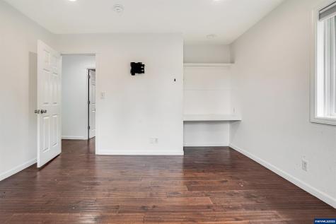 251 Fairview Street Silverton OR 97381