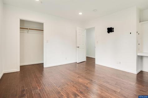 251 Fairview Street Silverton OR 97381