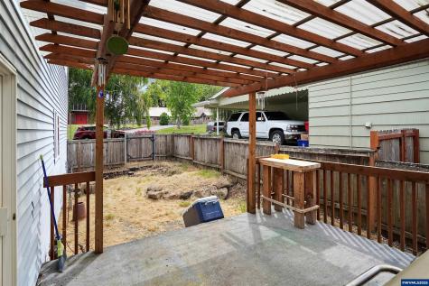 251 Fairview Street Silverton OR 97381
