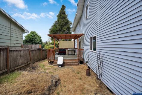 251 Fairview Street Silverton OR 97381