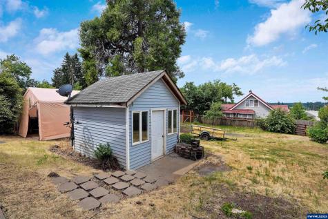 251 Fairview Street Silverton OR 97381