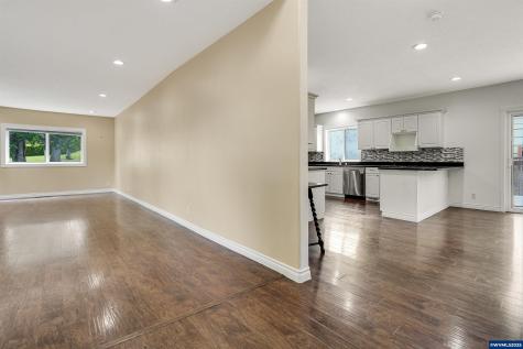 251 Fairview Street Silverton OR 97381