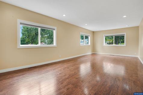 251 Fairview Street Silverton OR 97381