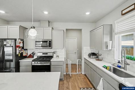 5138 49th Avenue NE Salem OR 97305